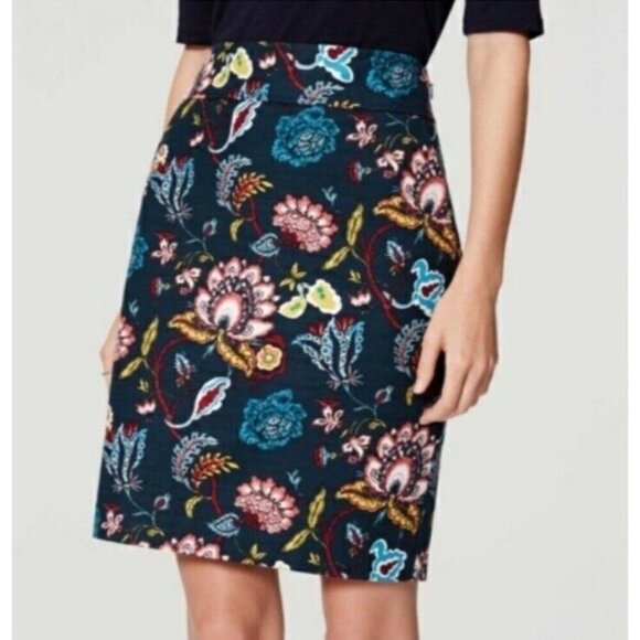 Loft Hunter Green Floral Textured Pencil Skirt Size 4 Pockets Cotton Lined - Picture 3 of 11